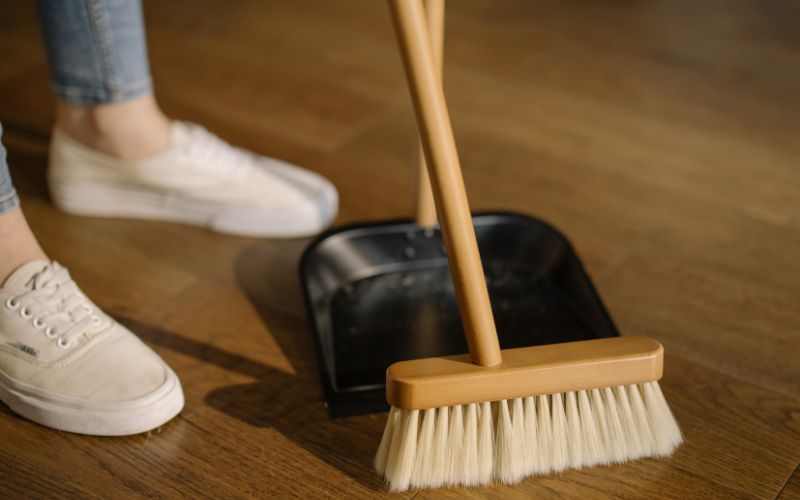 How Many Inches is 50 cm? Broom and Dustpan Set is 50cm long